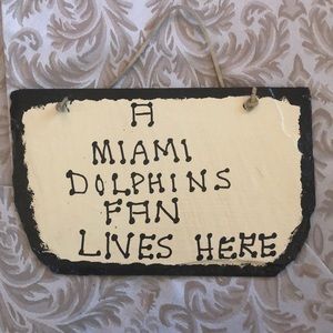 Miami Dolphins sign